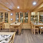 Restaurant Les Lilas Отель Ле-Дьяблере