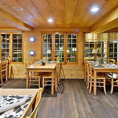 Restaurant Les Lilas מלון
