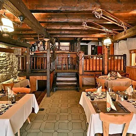 Restaurant Les Lilas מלון לה דיאבלרט