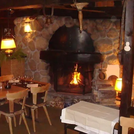 מלון Restaurant Les Lilas 3*