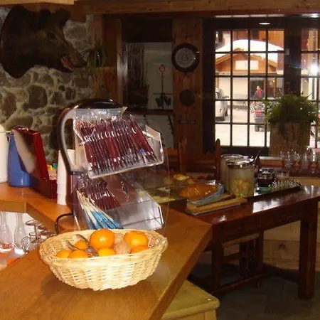 Restaurant Les Lilas מלון 3*