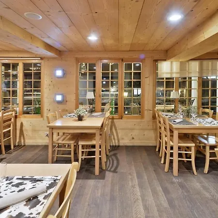 Restaurant Les Lilas מלון לה דיאבלרט