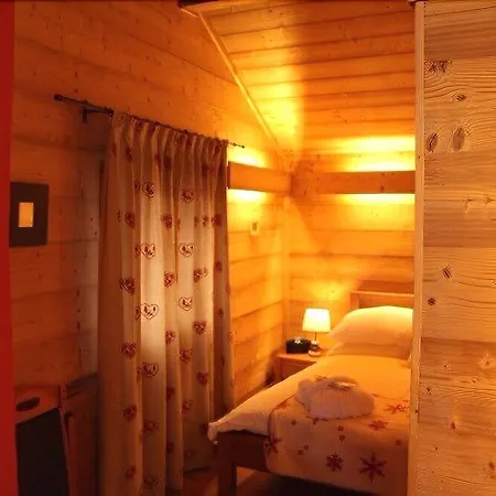 Restaurant Les Lilas Hotel 3*