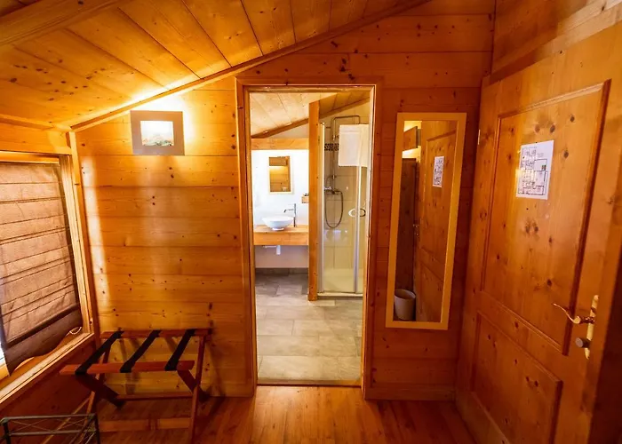 מלון Restaurant Les Lilas 3*