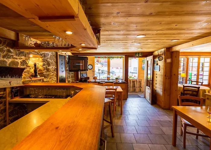 Restaurant Les Lilas מלון לה דיאבלרט