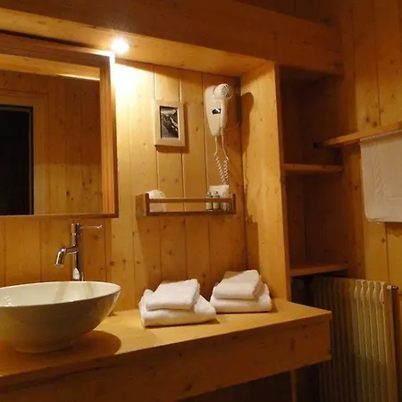 Hotel Restaurant Les Lilas 3*